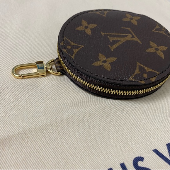 Louis Vuitton round zipped coin purse - Picture 4 of 10